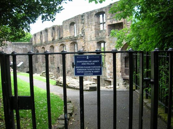Dunfermline Abbey and Palace Gateway